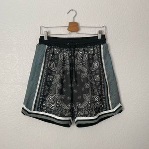 hoop wear black and grey paisley print basketball athletic shorts